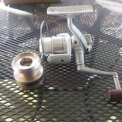Shimano stradic 2000 spinning reel