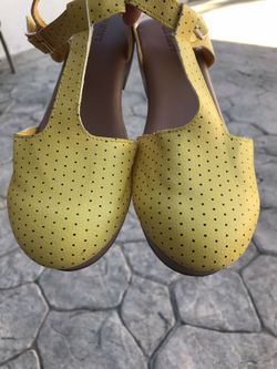 Size 4 girls shoe