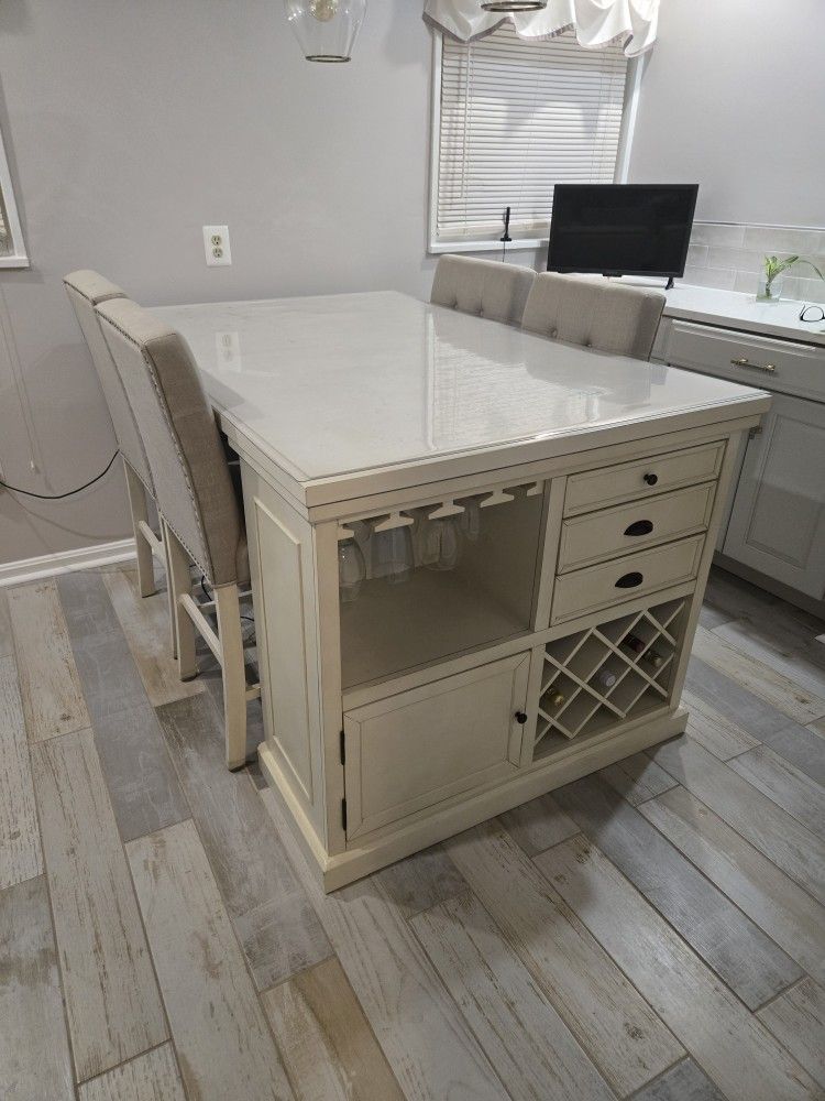 Beautiful Island Style Table 