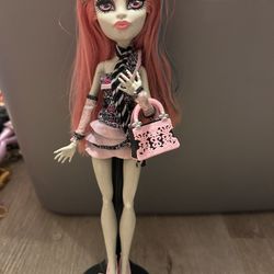 Monster High Rochelle Goyle Ghouls Night Out (1 wing included, but not pictured)
