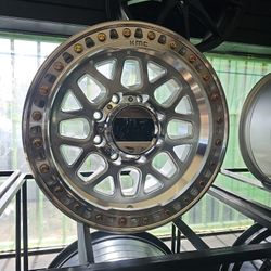 17 Kmc Rims 8 Lug 8x165 8x6.5 On New Tires 35 1250 17 Lt 