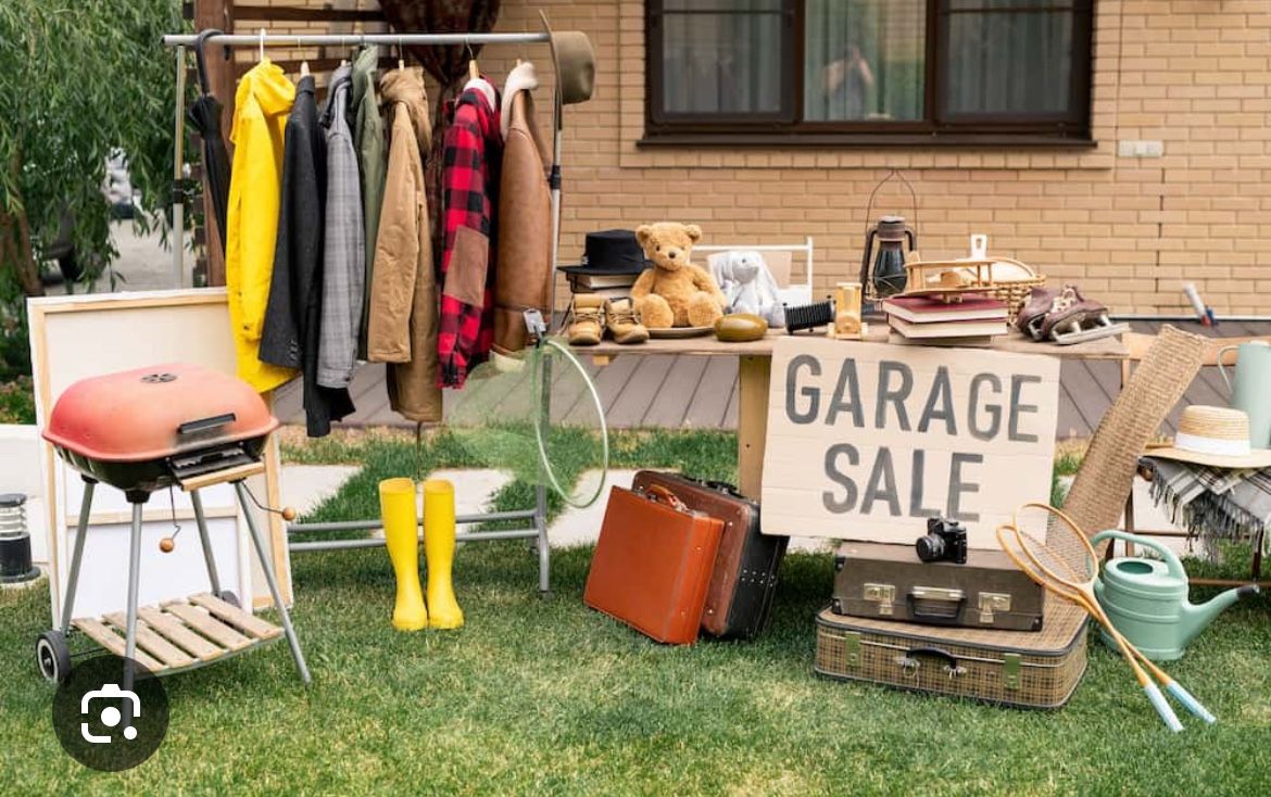 Kew gardens Yard Sale TONS Of Stuff!