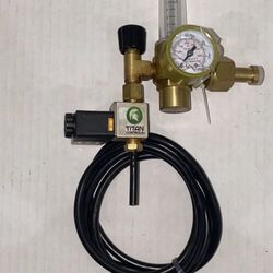 Titan Controls CO2 Regulator 