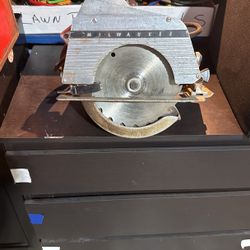 Milwaukee heavy duty Skill Saw