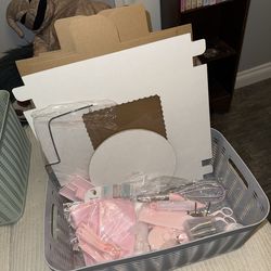 Cake baking supplies