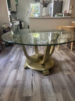 Set dinner table