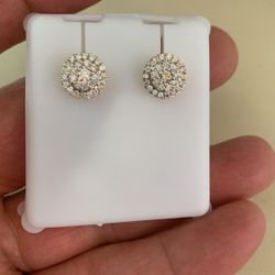 10 k y Gold Natural Diamonds Flower Earrings 