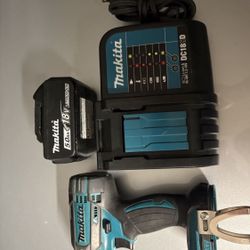 Makita XDT11 Impact Driver , Charger and 18v 5amp Battery 