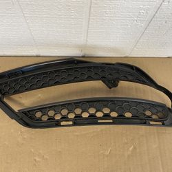 Mercedes Benz Driver Side Front Bumper Outer Grille