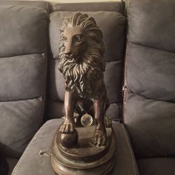 Desk Top Lion Statue 
