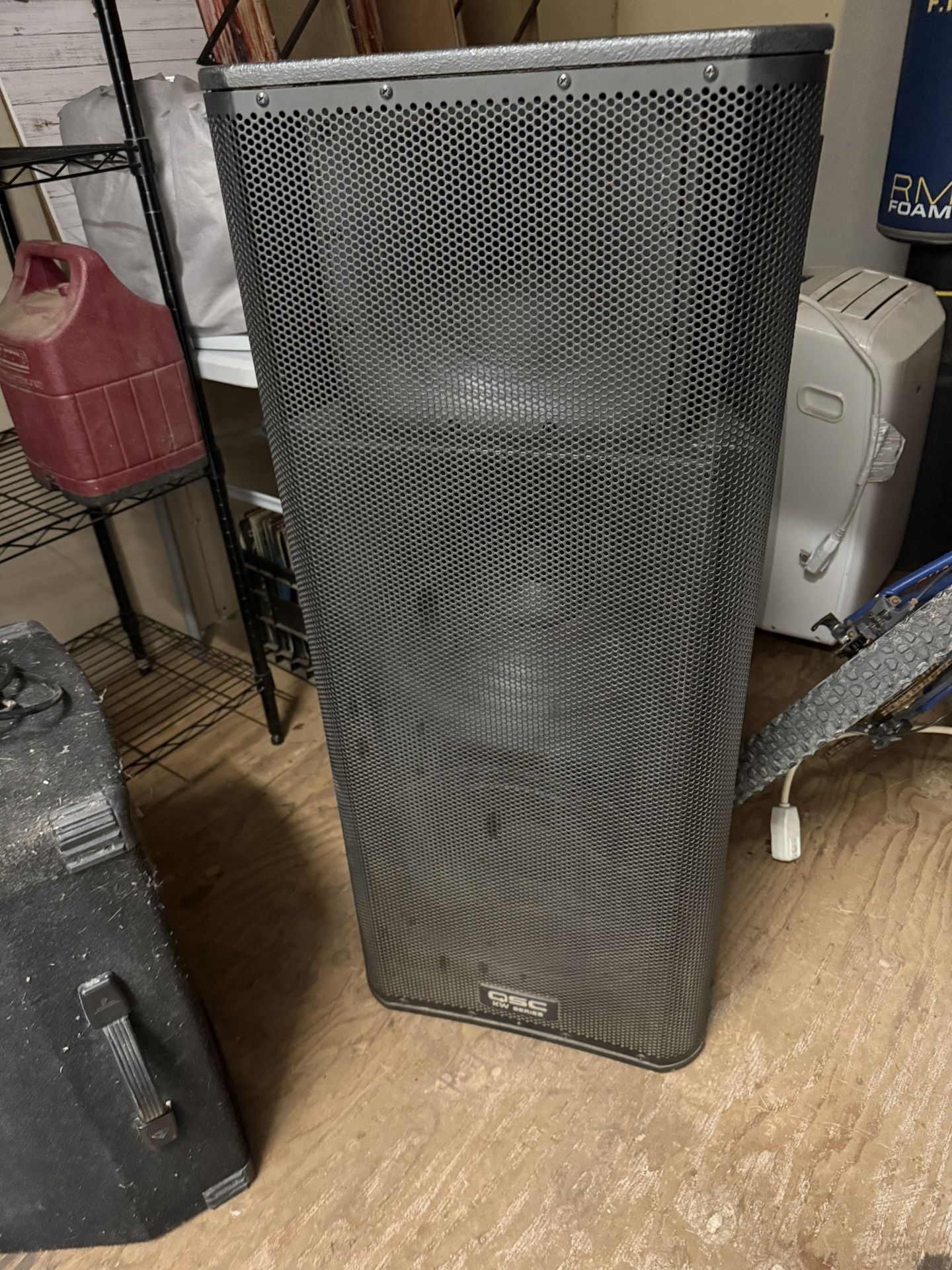 QSC KW153 powered speaker With Cover