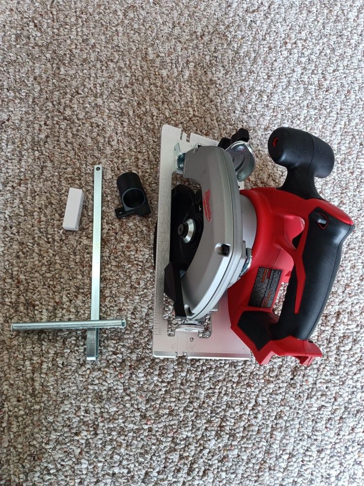 Milwaukee Circular Saw 