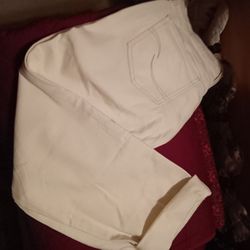 Levi Signature Crop Hi Waist.  Size 8