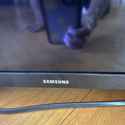 28 Inch Samsung TV