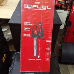 Milwaukee
M18 FUEL 14 in. 18V Lithium-Ion Brushless Cordless Battery Top Handle Chainsaw Kit with 8.0 Ah Battery & Rapid Charger