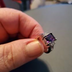 Size 6 silver ring with cubic zirconia stone