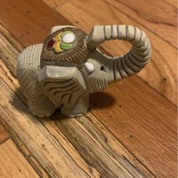 Petite elephant