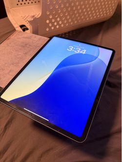 iPad Pro 12.9-inch (6th Generation) Wi-Fi