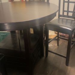 Four Chairs And Table Set With Table Extension