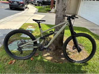 2025 SPECILIZED status 2 170 DH
