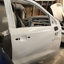 2022 Silverado Right Door 