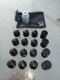 Black Anodized Honda Lug nuts W Locks