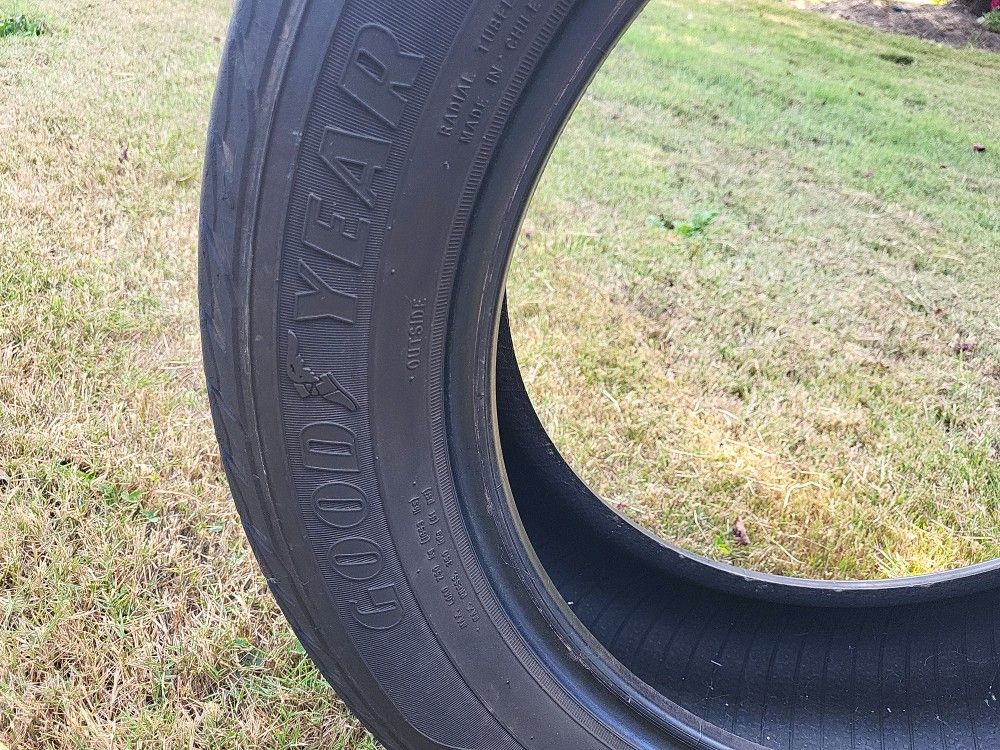 Goodyear Assurance Tire(s) SIZE 225 55 R18