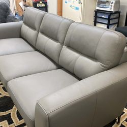New Top Grain Leather Sofa Couch! Free Delivery 🚚!