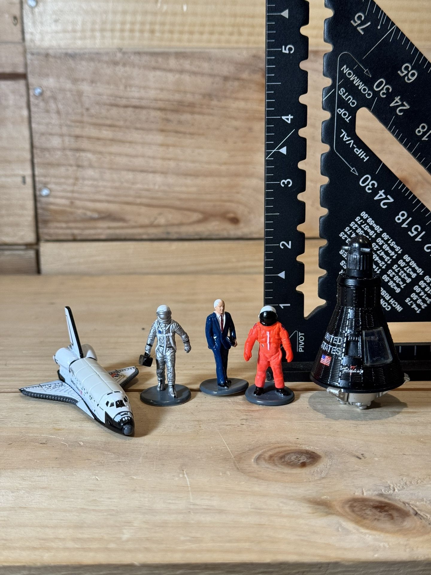 1998 Hot Wheels Pack : John Glenn Great American Hero - Mercury 7 & SHUTTLE