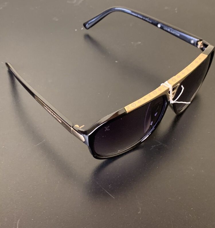 New Gold/Black Sunglasses