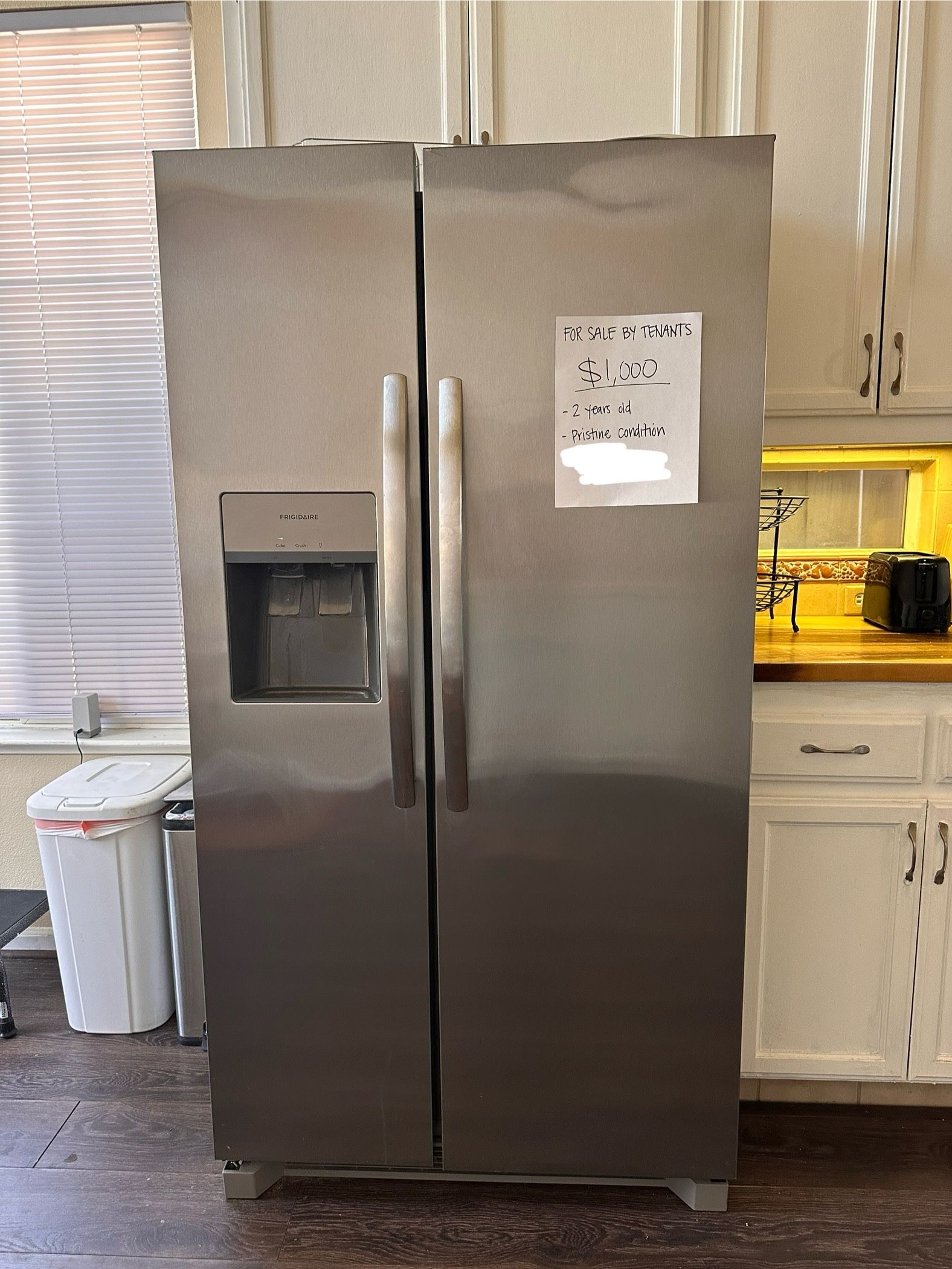 Frigidaire Refrigerator/fridge