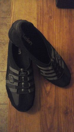 Skechers status series size 9 womens