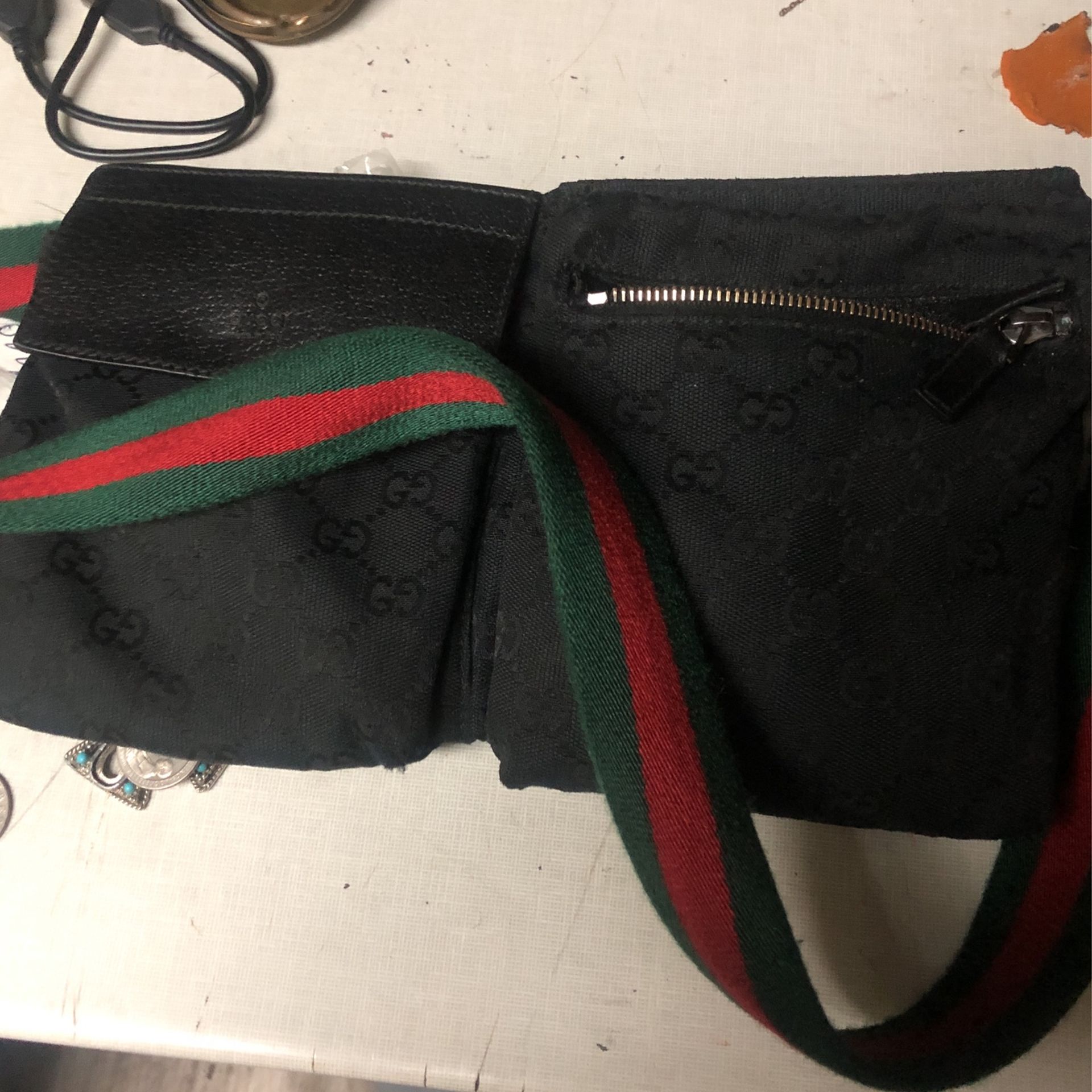 Gucci Authentic Shoulder Bag