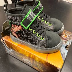 Kids Hightop Jurassic World light up shoes size 7