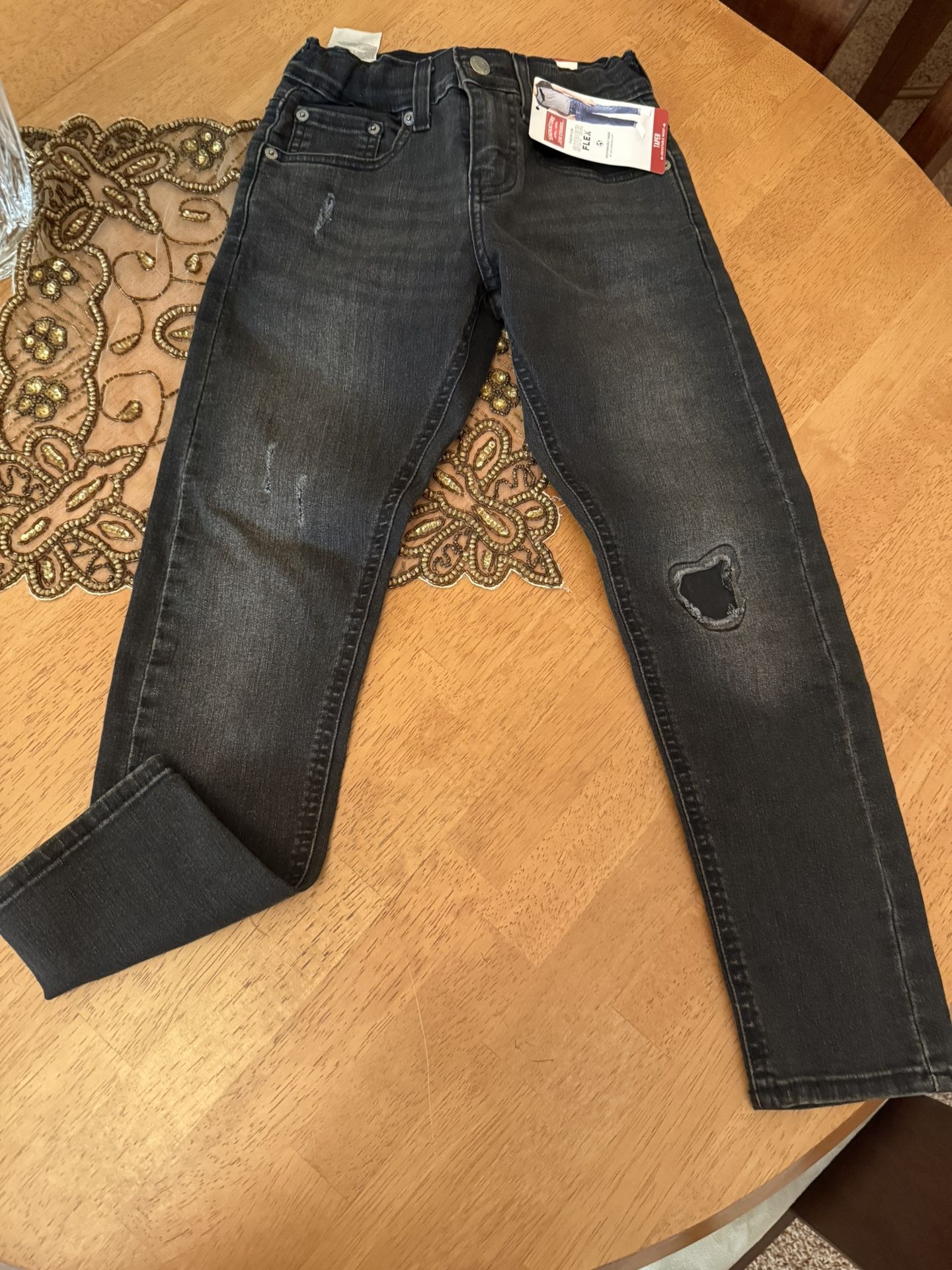 SIGNATURE LEVI STRAUSS black byys’ pants size 8