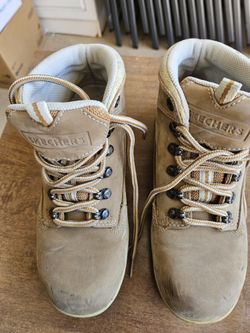 Sketchers Women's boots Size 7.5