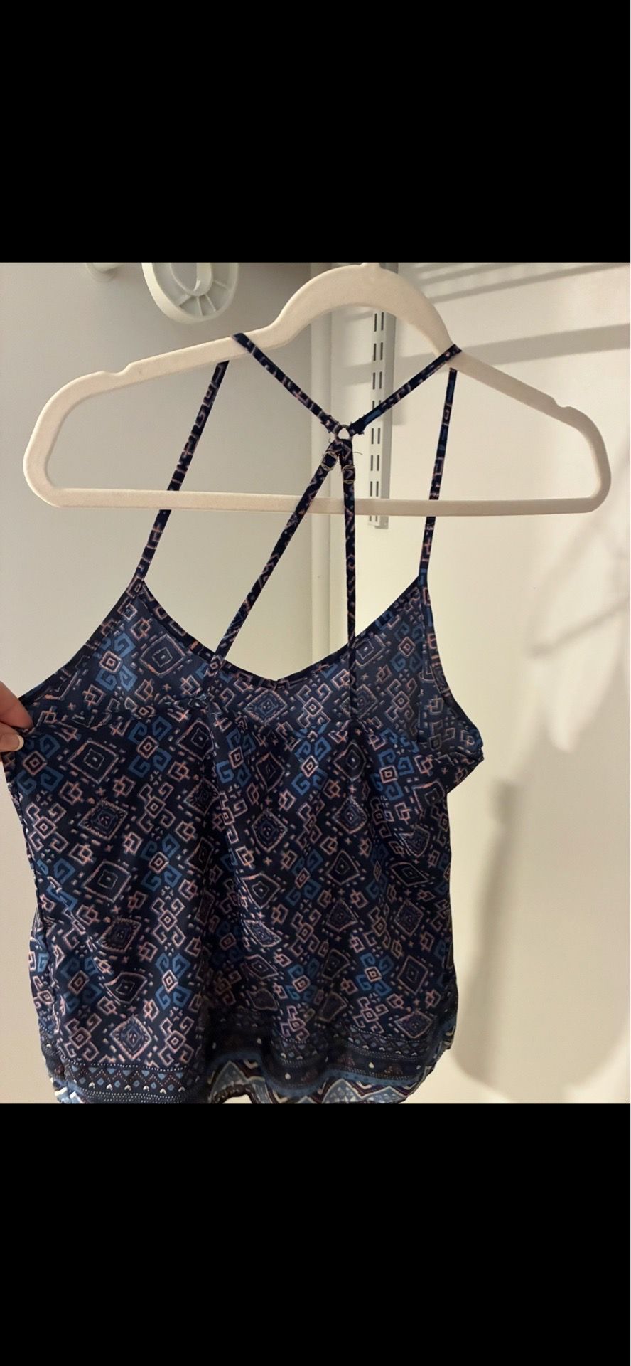 Woman’s Hollister summer top