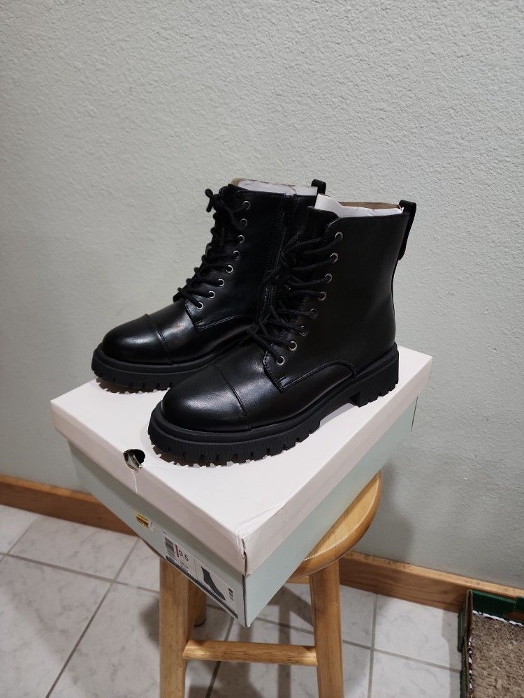 Women's Boots 9.5