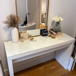 Vanity Table