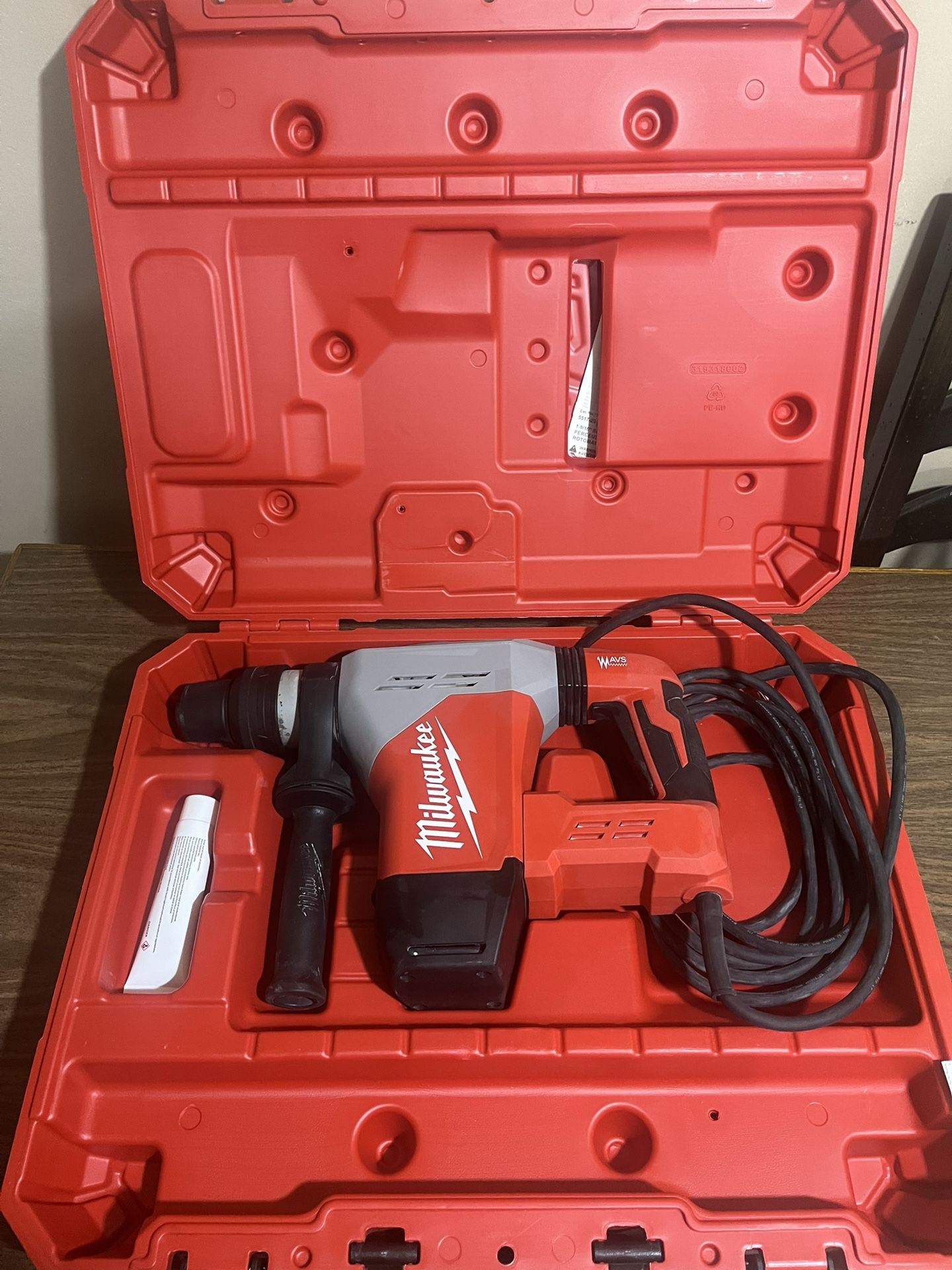 Milwaukee 1-9/16” SDS MAX Rotary Hammer