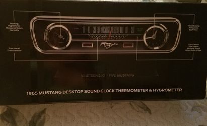 1965 ford mustang desktop clock