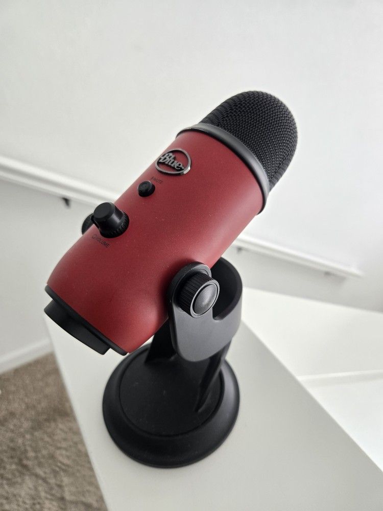 Yeti Mic Model Blue