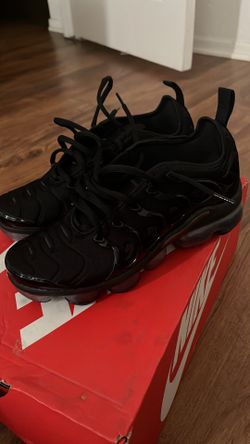 Nike Air Maxes Plus Size 7