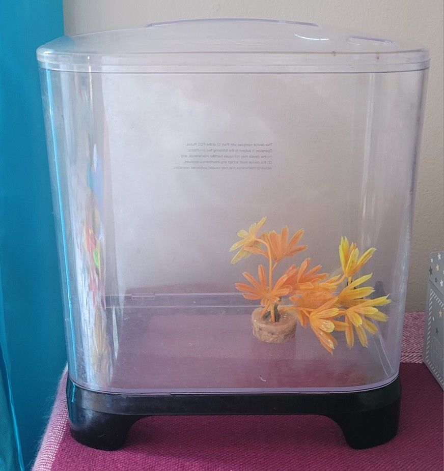 Small Fish Tank Aquarium 1.4 Gallons