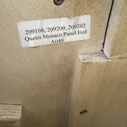 Queen Bed Frame & Dresser(vintage)