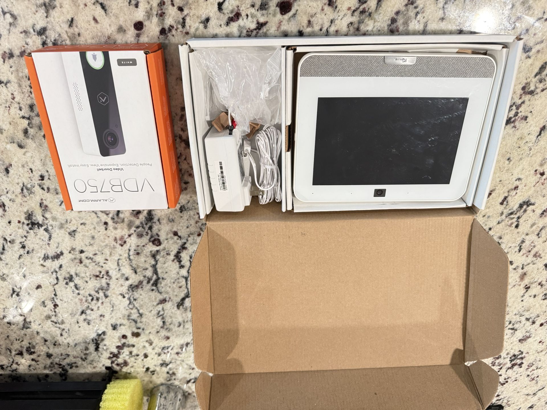 https://offerup.com/redirect/?o=QUxBUk0uQ09N IQPANEL & VIDEO DOORBELL