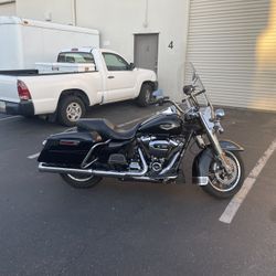 2017 Harley Davidson FLHR