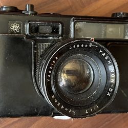  Yashica Electro 35 Pro / Vintage Japan '66-68 35mm Film Rangefinder Camera