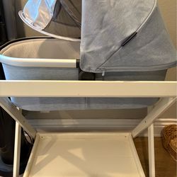 Uppababy bassinet stand and bassinet