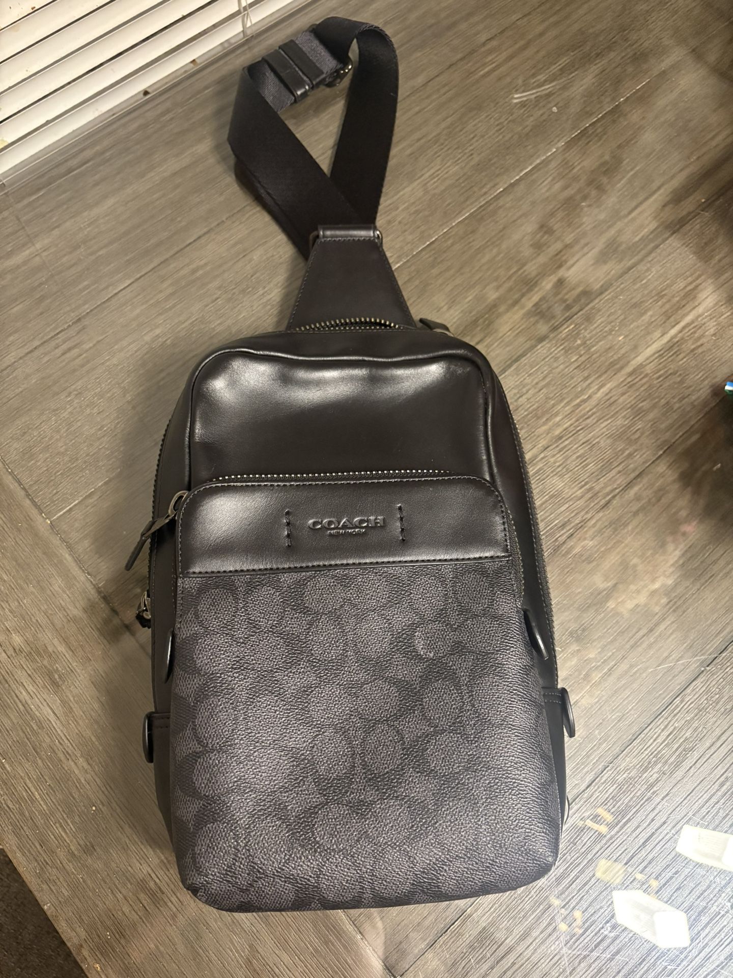 Coach Men Crossbody Bag 100% Authentic